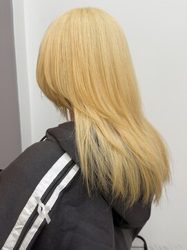 ルイ(ROUIS produced by LUCK 津田沼) ROUIS 津田沼　ホワイトブロンド