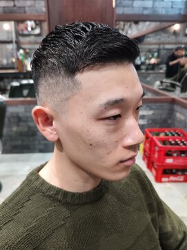 スリーセント 栄(3/cent) フェザーアップ/スキンフェード/フェードカット