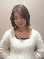 ヘアーアンドメイク ビス(HAIR&MAKE bis)&nbsp;冬のくすみ色は“韓国グレージュ”でつくる透明感！【ココネ】