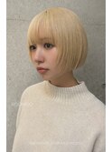 顔周りが可愛いボブレイヤーと抜きっぱなしブロンド/ブリーチ