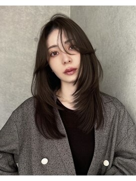 ネイト(Neit) ロングレイヤーカットオリーブグレージュカラー