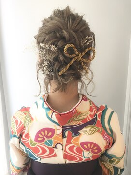 プラグ バイ ネオリーブ(plug by neolive) 卒業式 ヘアセット 横浜 袴着付 4