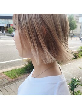 ヒロノヒガシヤマ(HIRONO higashiyama) 【HIRONOhigashiyama】バニラベージュ×BOB