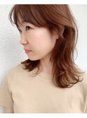 抜け感をプラス外ハネミディ