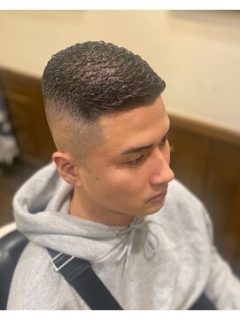 ヒロギンザバーバーショップ 神楽坂店(HIRO GINZA BARBER SHOP) 濡れパン×スキンフェード