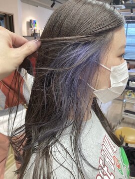 コワファーストナガサキシャンプーボーイ(COIFF1RST NAGASAKI SHAMPOO BOY) ブリーチ1回 イヤリングカラー ラベンダー