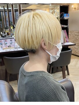 キャラ 池袋本店(CHARA) マッシュショートボブ◎抜きっぱなしブロンド【池袋/マッシュ】