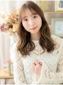 カーキベージュ外国人風小顔グラマラスロング