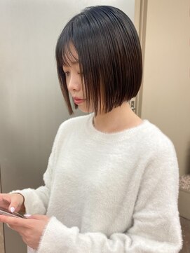 パークレーン アイス イヴェン(park lane ICI yeven) ブリーチなし切りっぱなしボブミディアムレイヤーボブ夏カラー