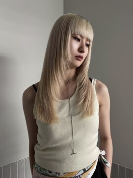 ステン(sten) ホワイトブロンド/抜きっぱなし/ロングレイヤー/顔周りレイヤー