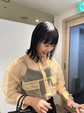 エイチ 梅田(H) デジタルパーマウルフカットショートボブセミロング前下がりボブ