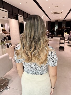 ステア ケース(stair case) モカベージュ バレイヤージュ ハイライトミックス