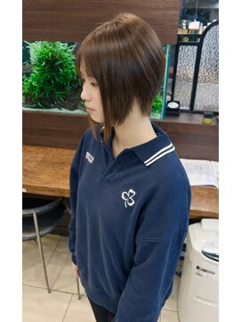 ファーレンピュアスウィート(fahren-pure-suite) 前下がりボブ+レイヤーミックス