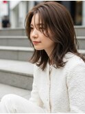 ミディアム20代30代ストレートレイヤー前髪なし前髪あり