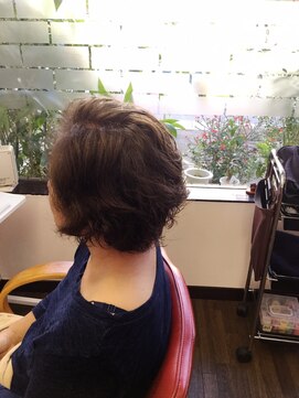 イヴァルヴ(EVOLVE) 立体感ボリューム大人ノーブルショートナチュラルウルフパーマ