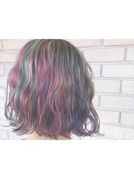 デザインカラーは《licoris》にお任せ!!赤味を抑えた透け感カラーで、アナタに似合うトレンドスタイルに☆