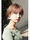耳かけナチュラルショートボブ ミルクティーカラー 小顔