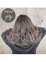 シュプバイトゥーミー(sup.by tomee)&nbsp;ホワイトグレイ【担当 末吉】