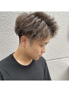 エストアール フクオカ 福岡博多店(est-r. Fukuoka) ハイライト×ツイストパーマ