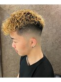 クセ毛×無造作感×スキンフェード