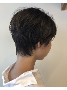 ビュートリアム 梅田(BEAUTRIUM) ショートカット/丸みショート/耳かけショート/梅田/茶屋町/大阪