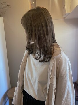 ニード(need) 柔らかベージュ