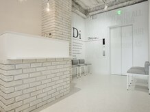 ディティカ ティア(Dityca tia)の雰囲気（スタイリッシュな清潔感のある店内でヘアメイクを。）
