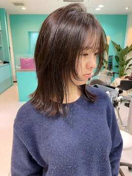 ユー イケブクロ(u Ikebukuro) ワンカラー/ブリーチなし/オリーブベージュ/外ハネレイヤー