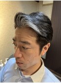 白髪を活かしたメッシュカラーショート