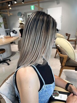 ユミリーバイルコル(umily by RuCOR.) メルティカラー/フェミニンロング/似合わせカット/髪質改善