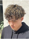 金髪メッシュ×波巻きスパイラルパーマ