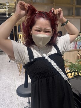 ヘアーアンドメイク ビス(HAIR&MAKE bis) レッドカラー【KAYO】