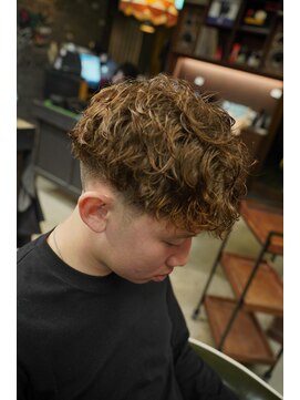 スリーセント 栄(3/cent) ショートスペインカール