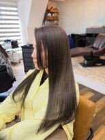 ジェナ(Jena) 艶感ロングのグレージュカラー