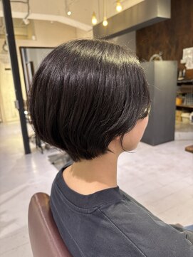 エミュー(emue) くせ毛あり丸みショート