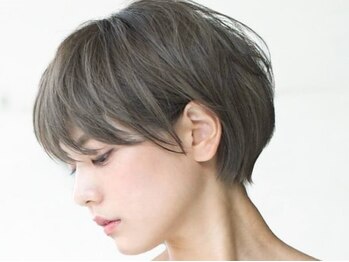 シャンプー(Shampoo)の写真/骨格矯正と輪郭矯正で小顔ショートに☆それぞれの髪質に合わせたカットで簡単＆可愛いスタイルに♪