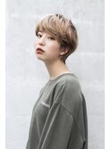 耳掛けショートマッシュ
