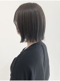 アッシュベージュ×切りっぱなしボブ