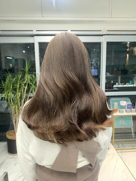 リーホリエ(Lee Horie) 上品なブラウンカラー