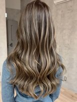 ヨロ 上野(YOLO)&nbsp;ハイライトカラーミルクティーベージュケアブリーチダブルカラー