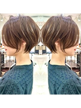 アンド ストーリーズ(&STORIES) 大人可愛い小顔ひし形クビレ丸み20代30代40代大人ショート(蘭)