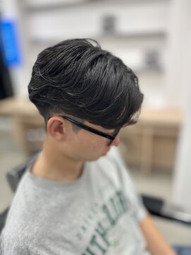 ラヴィズム 名駅店(LUVISM) 名古屋/メンズカット/メンズパーマ/カルマパーマ/眉毛