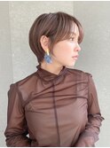 ショート×顔周り×前髪×シルキーベージュ×グレージュカラー