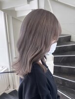 リア(riah) ハイライトカラーミルクティーベージュレイヤーカット