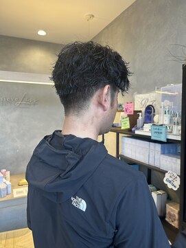 アチーブリス(achieve Liss) メンズヘアスパイラルパーマ刈り上げビジネスショートスタイル