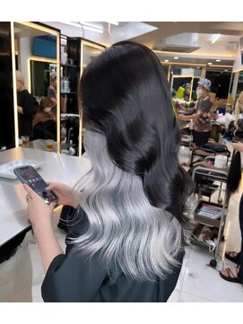 ラピス 渋谷本店(Lapis) インナーカラー/髪質改善/レイヤーカット/ホワイトシルバー