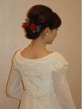 【早朝受付OK】 卒業式や特別な日を華やかに♪流行りのアップだけでなく櫛目の入ったアップも◎