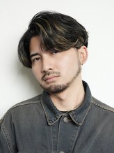 《*ニュアンスパーマ*》センターパートとの相性抜群＊綺麗な毛流れで、厳しい職場や学校でも◎[高松]