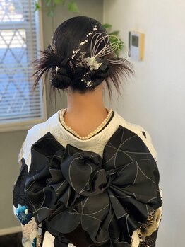 ビューティーみやくにの写真/パサつきや広がりに悩む髪も、うるおいあふれるツヤ髪へと導きます。思わず触れたくなる髪へ。