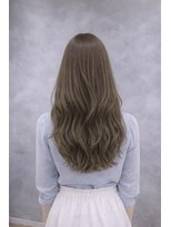 ノル(nol.) 赤みを抑えたオリーブグレージュで透明感